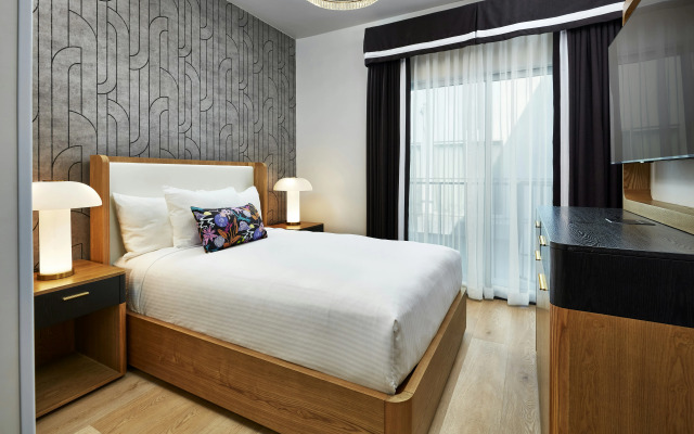 Elan Hotel
