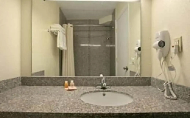 Park Hill Inn and Suites