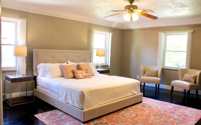 Spacious Luxury Home 5 min to Detroit Golf Club 4 car Free Parking