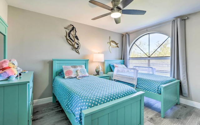 Private Dock & Saltwater Pool: Apollo Beach House