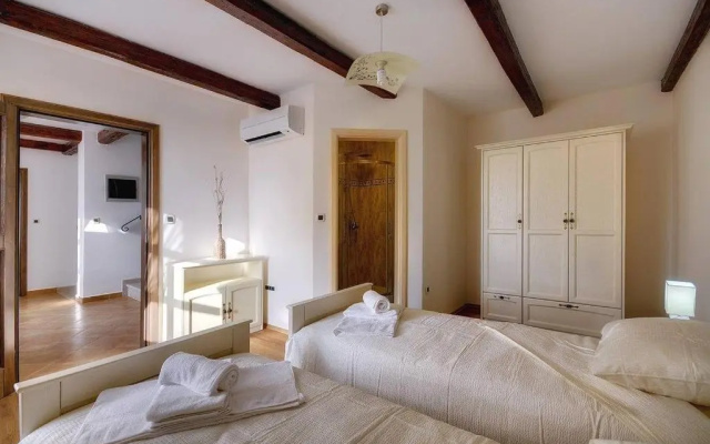Holiday Home in Golas With Private Pool