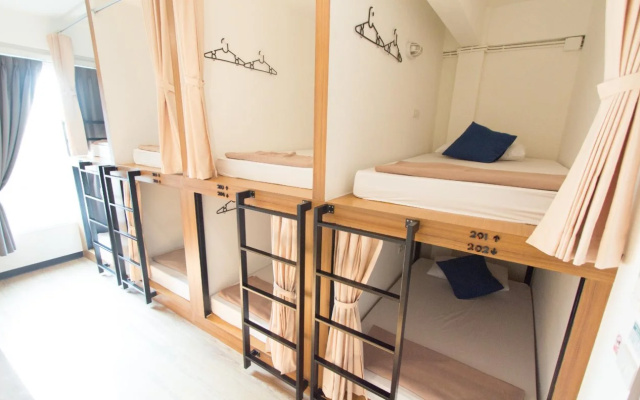 Pier 49 Hostel