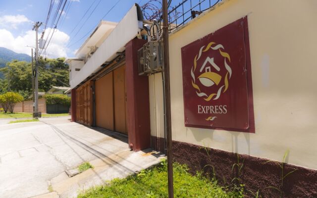 Micro Hotel Rio de Piedras Express вид на фасад