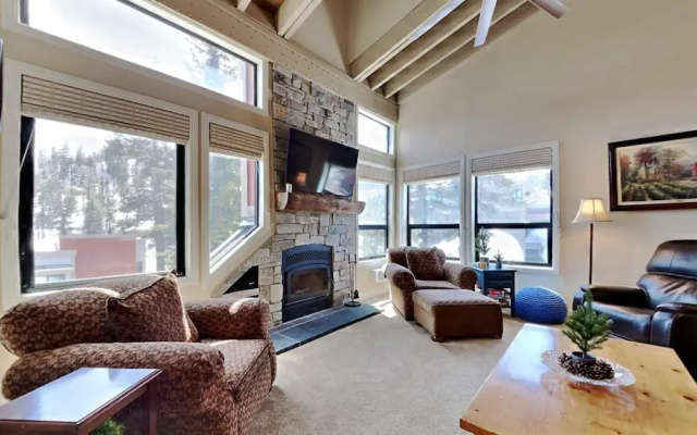1849 Condos 681 4 Bedroom Condo by RedAwning, Mammoth Lakes