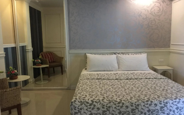 Phuket Airport Suites & Lounge Bar