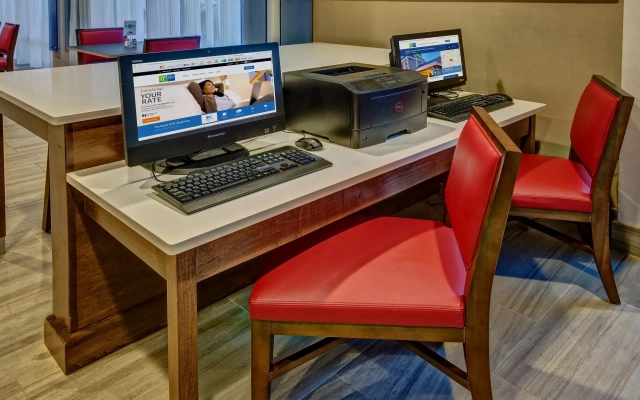 Holiday Inn Express Memphis Medical Center Midtown by IHG