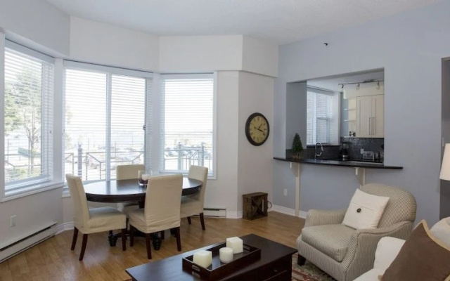 Moore Suites - Waterfront Place