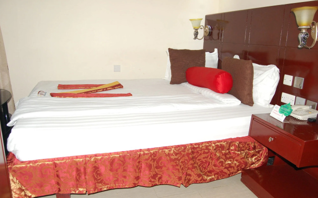 Nemax Royal Hotel
