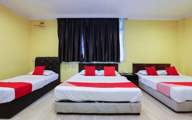 OYO 90098 Goa Inn Hotel