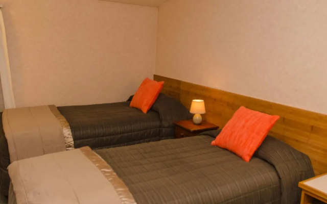 Cedar Lodge Motel