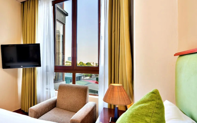 HANZ LakeView Hotel Hanoi