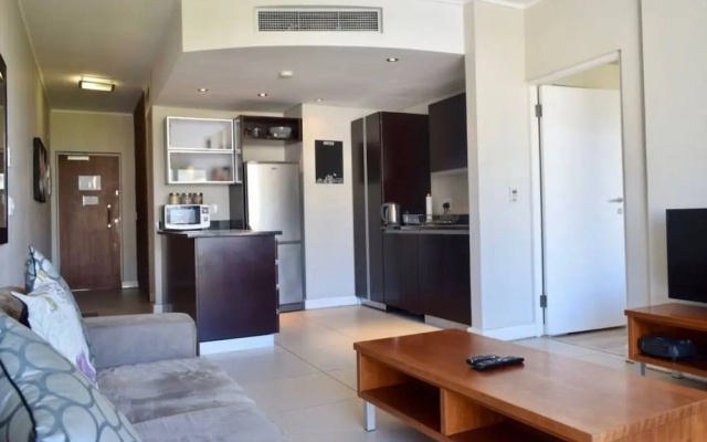 Relaxing 2 Bedroom Rockwell Apartment Suite