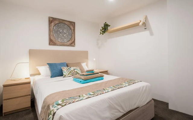 Private 29/F 2 bedroom Q1 Apartment Ocean & River Views