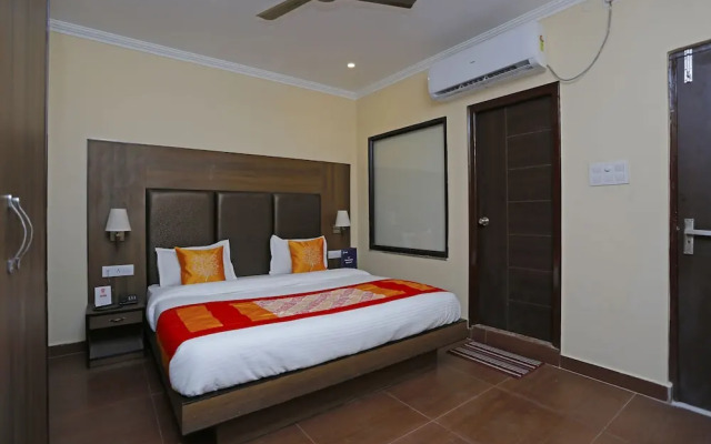 OYO 8905 Hotel Tapastali
