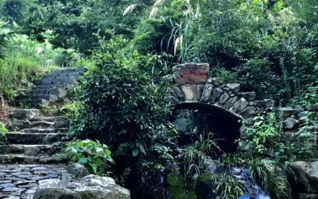 Yinlu Zhuyun Guesthouse