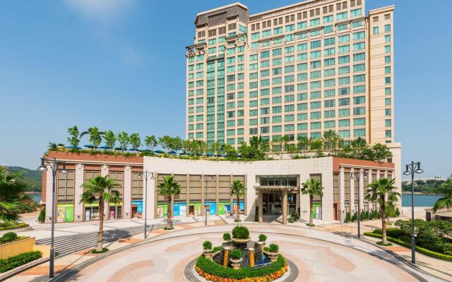 Отель Auberge Discovery Bay Hong Kong вид на фасад