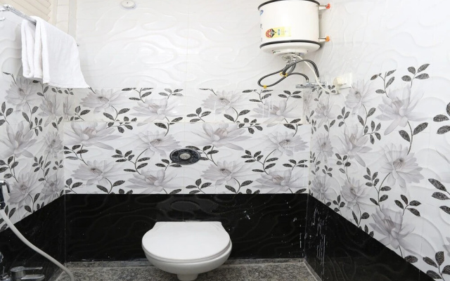 OYO 13452 Hotel Grand Sheela
