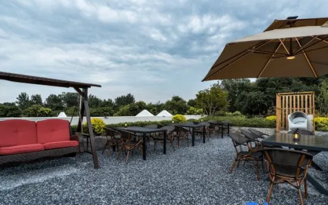 Retro Private Hot Spring Hotel