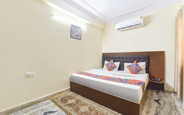 Fabhotel Royal Palace I