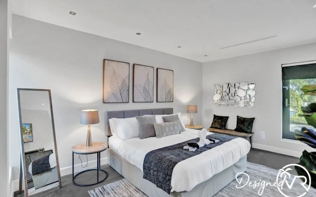Stunning 5 BR with Heated Pool & Gaming