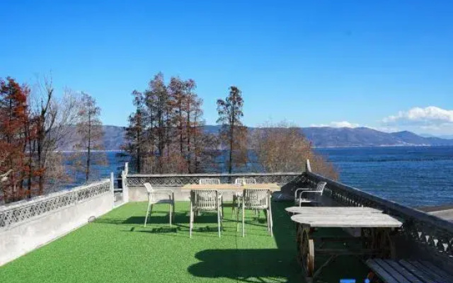 Nostalgia Courtyard Scenic Apartment (Erhai Lake Most Beautiful One Kilometer)
