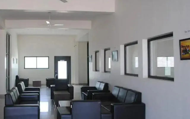 Hotel Bhavya