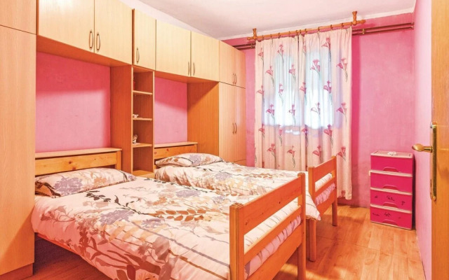 Beautiful Home in Krnica With Wifi and 3 Bedrooms