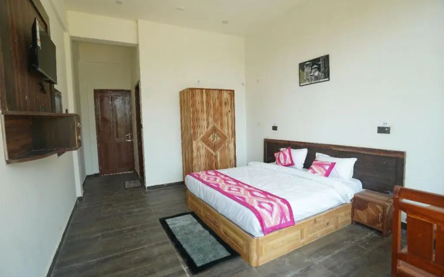 Lap Of Himalayas Resort