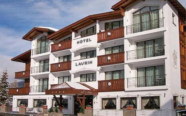 Hotel Laurin Small Charming In Selva Di Val Gardena Italy - 