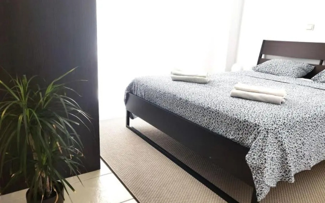Fully equipped 2-bedroom flat unique view all year