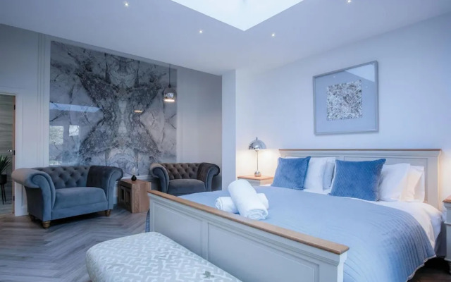 Suite 15 - Sleeping Giant Hotel - PEN Y CAE Inn