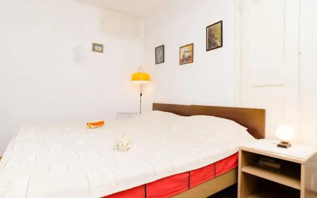 Room Divna Old Town