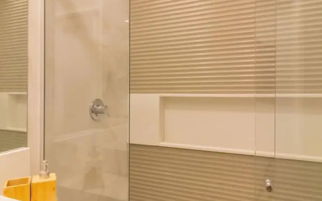 Loft With Soundproof Windows 5-minute Walk to the Beach Nsc304