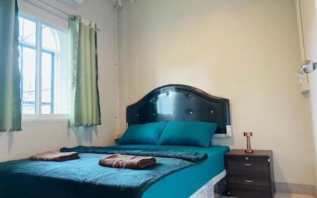 Lemon Tree Khaosan Hostel