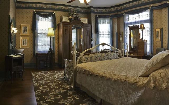 McFarlin House B&B