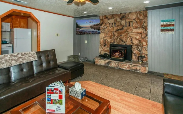 Cozy Bear Lodge