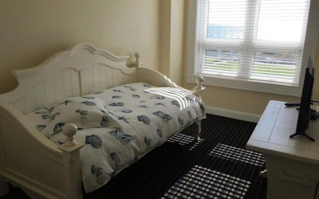 Surf and Sand Motel On Nantucket Sound