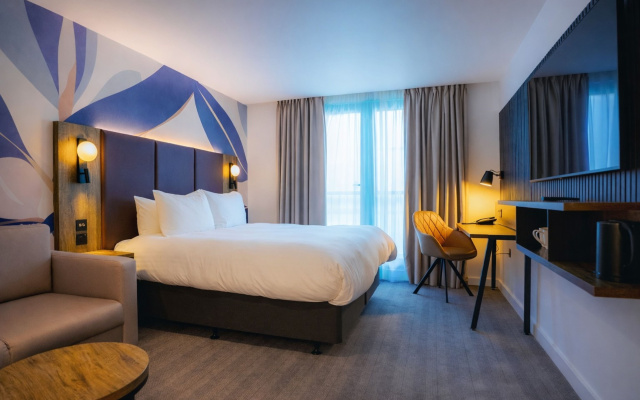 Holiday Inn London Camden Lock by IHG