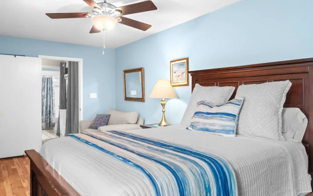 Tradewinds Condominium #25