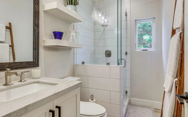 LA Costa Valley Newly Remodeled Gem