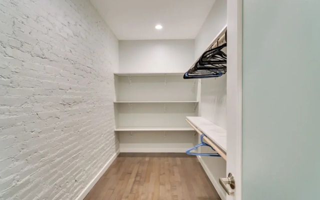 Walk to Downtown: Cozy Lenoir Apartment!
