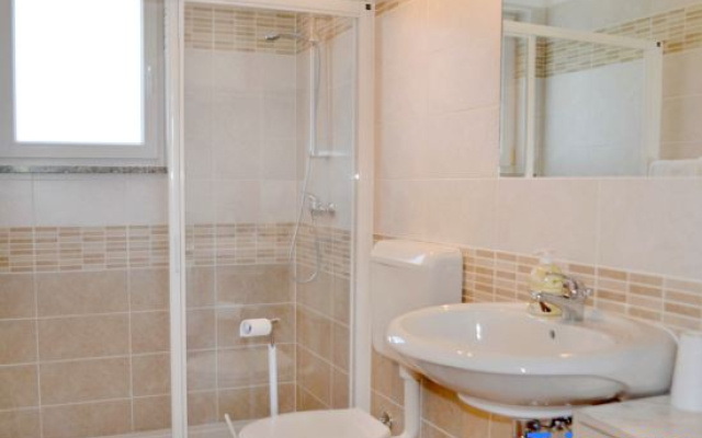 Bright Apartment in Zambratija