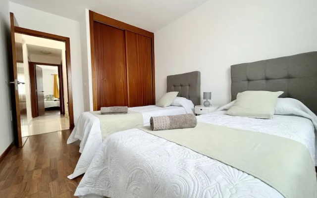 Villa - Sleeps 6 - Pool - Pets Ok - Parking
