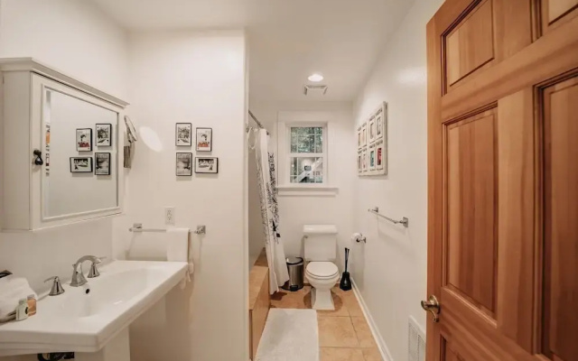 01sl - Hot Tub - Pet Friendly - Bbq - Sleeps 8 3 Bedroom Home by RedAwning