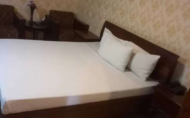 Grand One Hotel Faisal Town
