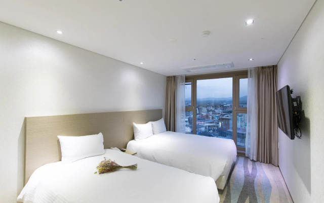 Ebenezer Hotel