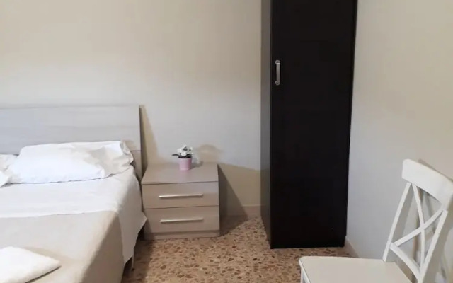 48 airport budget rooms