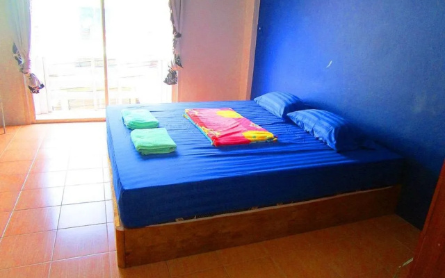 Yai Shop & Rooms