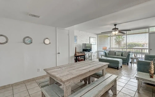 Sunny Beaches 3 Bedroom Condo by RedAwning