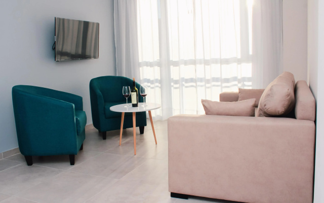 Ramada Residences by Wyndham Puerto Madryn CQ Mitre